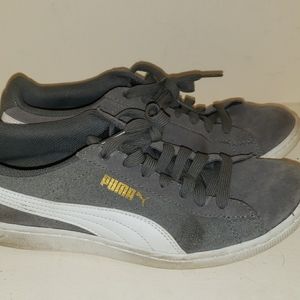 Puma shoes size 6 in mens fits 8 in women